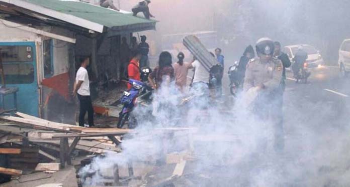 Lapak PKL Diberantas, Satpol PP Takut Bongkar Posko Ormas