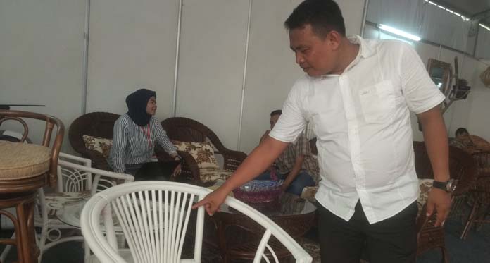 Pengusaha Kesulitan Cari Bahan Baku, Pembuatan Kerajinan Rotan Terhambat