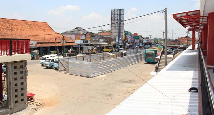 Pembangunan Toko Dihentikan, Bupati Setuju Penataan Sub Terminal Ciputat