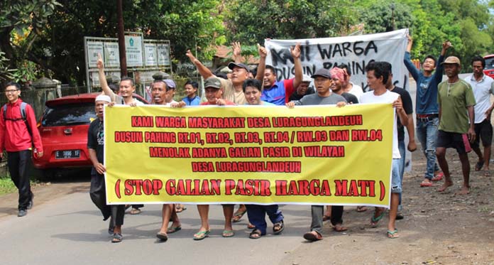 Warga Luragung Tetap Ngotot Tolak Galian Pasir Ilegal