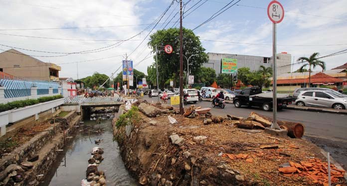 Pelebaran Persimpangan Efektif Urai Kemacetan di Jl Cipto