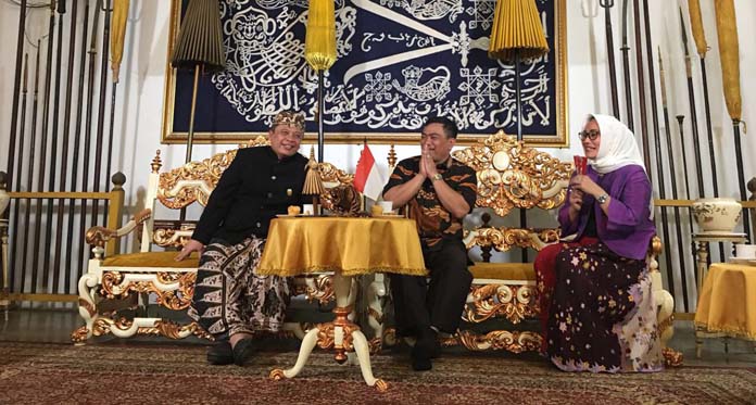 Temui Sultan Kasepuhan, Azis-Eti Bahas Arah Pembangunan Kota Cirebon