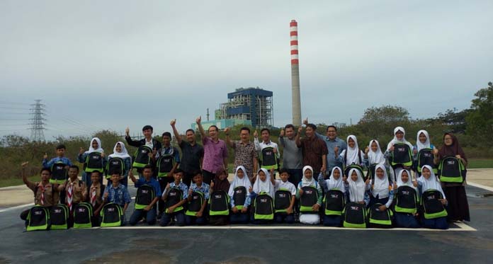 Cirebon Power Beri Penghargaan Siswa Nilai UN Tertinggi