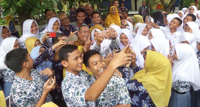 Hasil Survei SMRC, Deddy Mizwar Tempel Ridwan Kamil