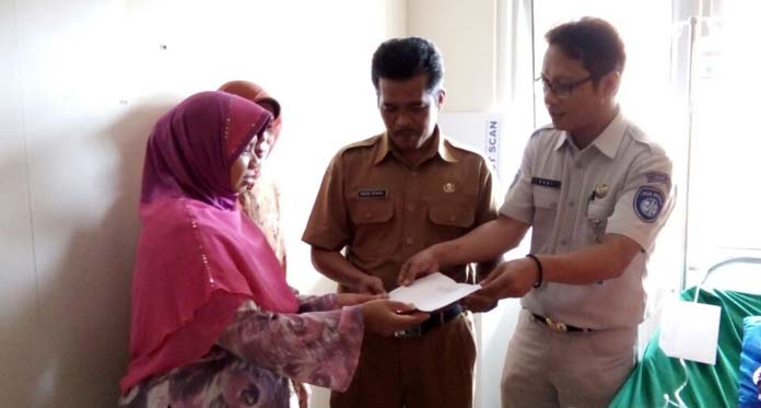 Jasa Raharja Santuni Korban Kecelakaan Maut di Kecamatan Subang