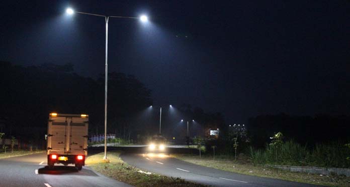 Warga Gembira, Jalan Lingkar Timur Kuningan Terang Benderang