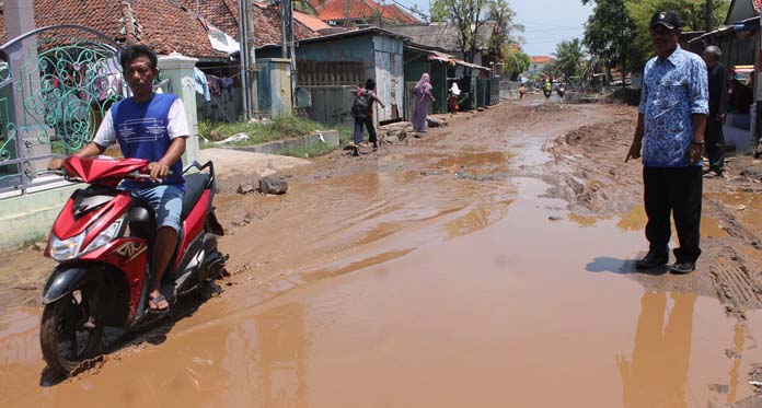 Hancur Langganan Diterjang Rob, Warga Eretan Minta Betonisasi Jalan