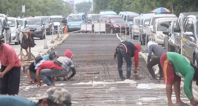 Betonisasi Jl Cipto Bikin Macet, Dishub Tunda Pengalihan Arus