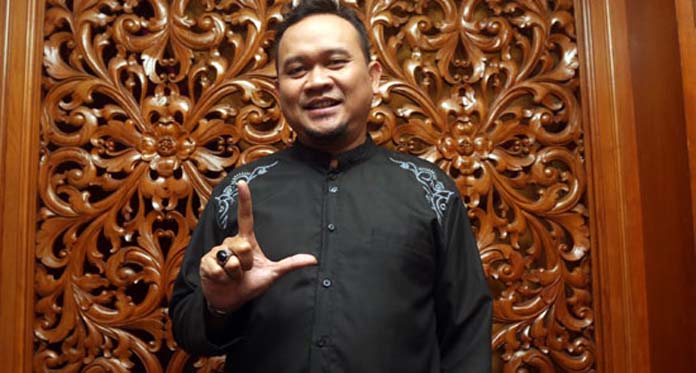 Diberi Penghargaan sebagai Alumni ITS, Cak Lontong: Saya Tersesat