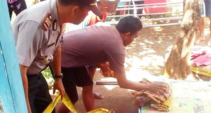 Lansia Temukan Mayat di Kebun Jambu