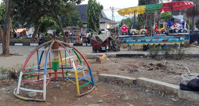 Waduh,Fasilitas Permainan Alun-alun Majalengka Rusak