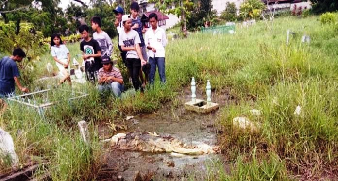 Heboh Ada Jenazah Keluar dari Dalam Kubur