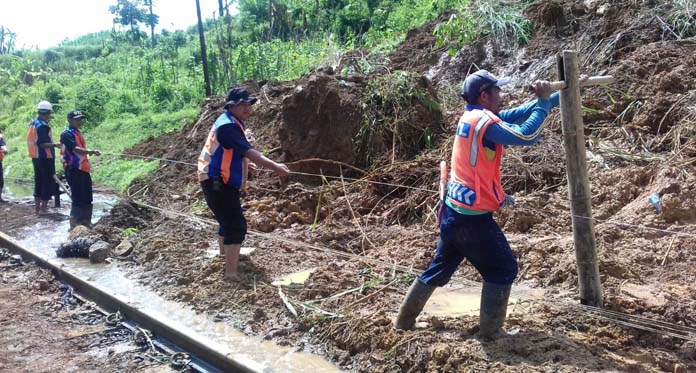 Longsor di Garut Tutup Rel, Trafik Kereta Api via Stasiun Cirebon Bertambah