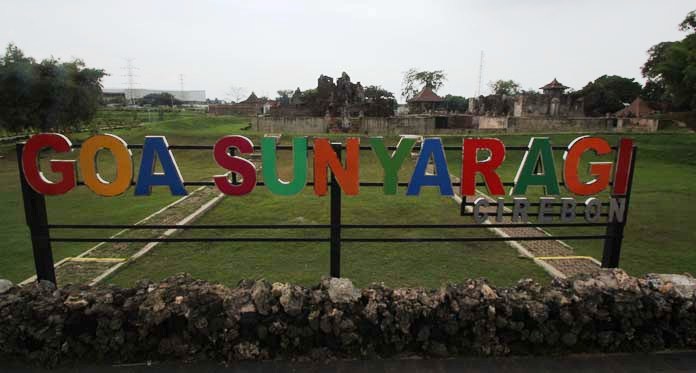 Gua Sunyaragi Ikon Wisata Cirebon yang Mendunia