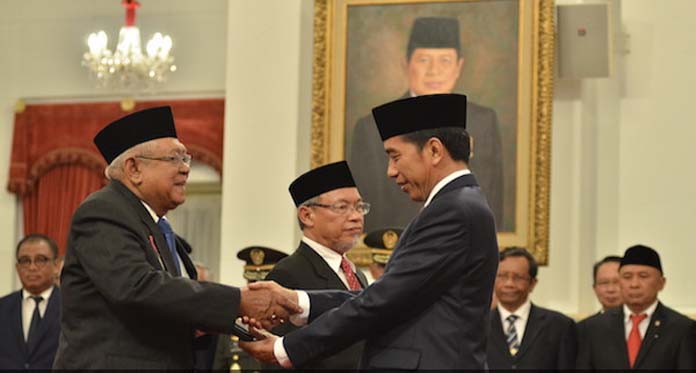Presiden Jokowi Anugerahkan Gelar Pahlawan Nasional pada Empat Tokoh