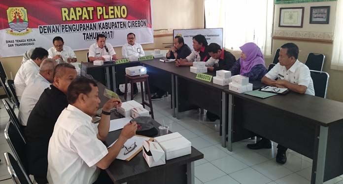 Buruh Tolak Hasil Pleno UMR 2018, Ancam Demo ke Istana Negara