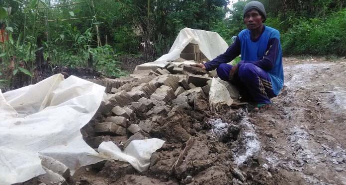 Waduh, Ratusan Ribu Batu Bata Lebur Diterjang Arus Cisanggarung