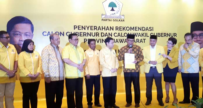Setnov Serahkan Surat Rekomendasi, Ridwan Kamil Siap Masuk Golkar