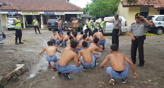 Terlibat Aksi Pelemparan Batu, Puluhan Siswa Diciduk Polisi