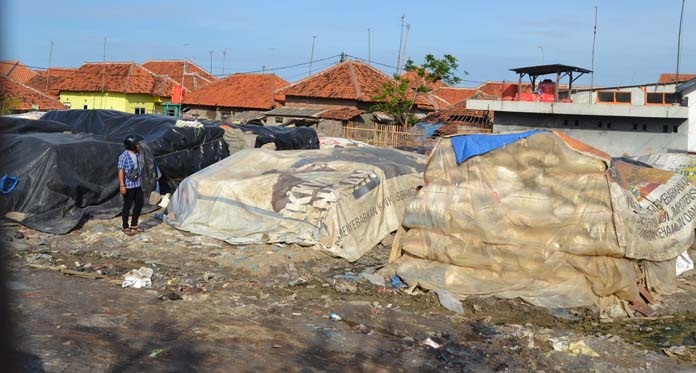 Petani Pilih Timbun Garam, Tunggu Harga Naik saat Musim Hujan