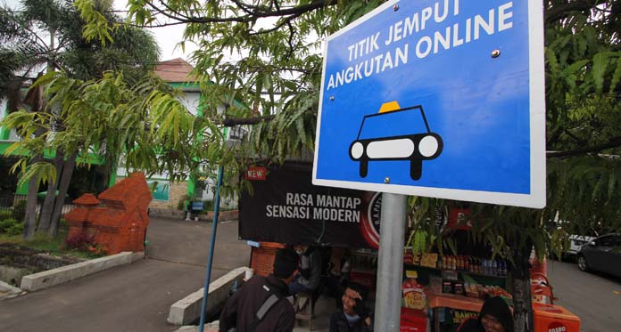 Titik Jemput Angkutan Online Belum Merata, Penumpang Masih Bingung