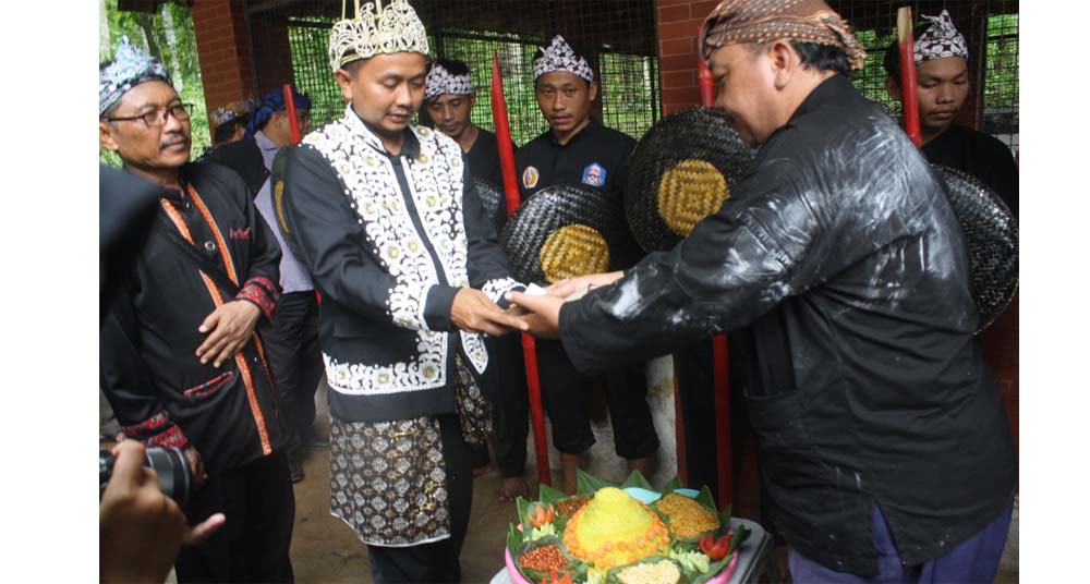 Lestarikan Tradisi, Warga Dukuhmaja Gelar Hajat Bumi Nyuguh