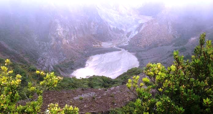 Mendaki Puncak Ciremai, Gunung Tertinggi Jawa Barat