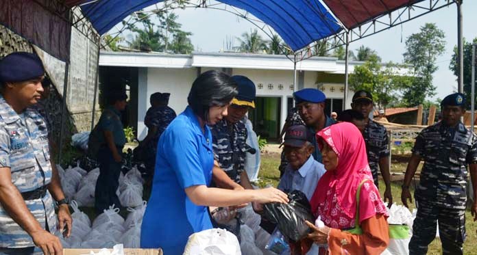 Peringati Hari Armada, Lanal Cirebon Gelar Bakti Sosial di Bandorasa Kulon