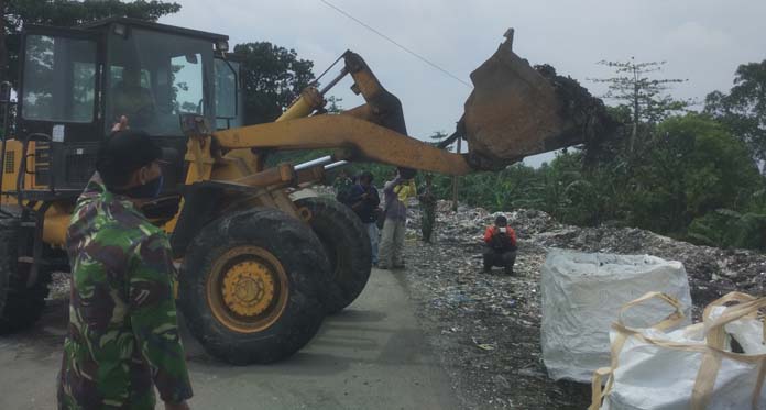 KLHK Angkut Limbah Medis di Panguaragan