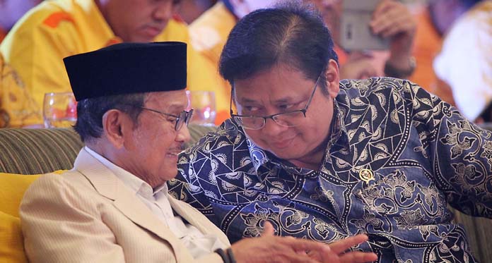 Agung Laksono Kenalkan Airlangga sebagai Caketum Golkar di Mukernas Kosgoro