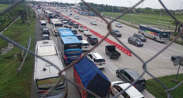 Libur Natal, Tol Cipali Mengular, Pantura Macet Hingga 4,5 KM