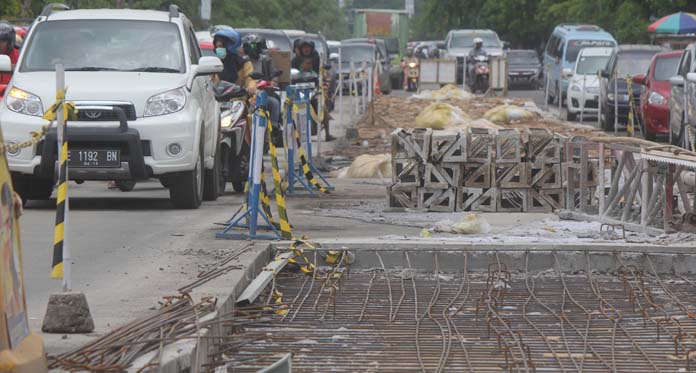 Betonisasi Jl Cipto Mangkrak, Yoyon: Kontraktor Harus Siap Modal