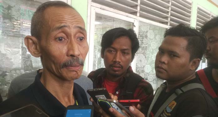 Warga Gegesik Menolak, Limbah Medis Masih Numpuk di Atas Truk