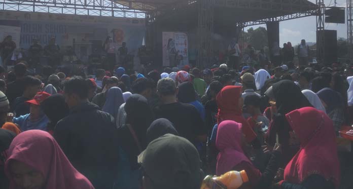 Jalan Sehat Harmony, Ribuan Warga Penuhi Stadion Ranggajati