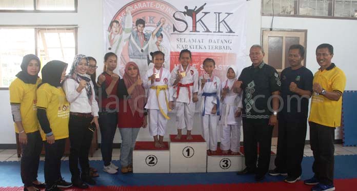 300 Atlet Karate Kuningan Ikuti Kejuaraan Kemenpora Cup