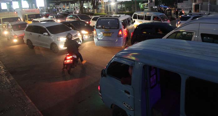 One Way Jalan Cipto,  Adang: Harusnya Sepaket dengan Kartini