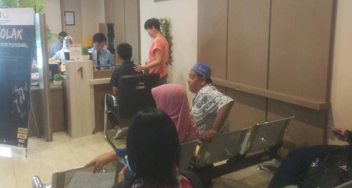 Pangkas Antrean dan Calo, Imigrasi Cirebon Layani Pembuatan Paspor via WA