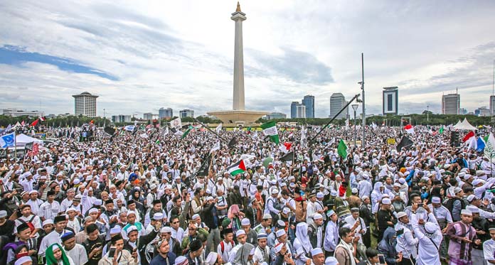 Sapa Peserta Aksi dari Makkah, Habib Rizieq Orasi Konsep NKRI Bersyariah