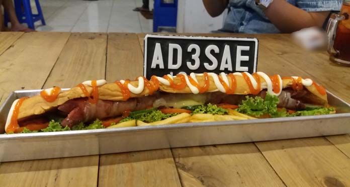 Sensasi Sandwich Super Panjang di Roti Bakar 543