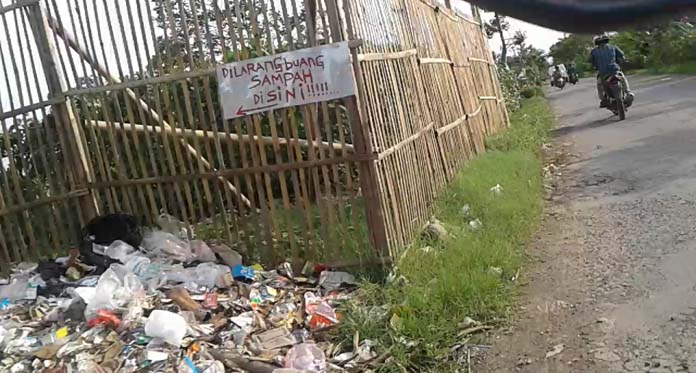 Duh, Lahan Pinggir Jalan Jadi Tempat Pembuangan Sampah Dadakan