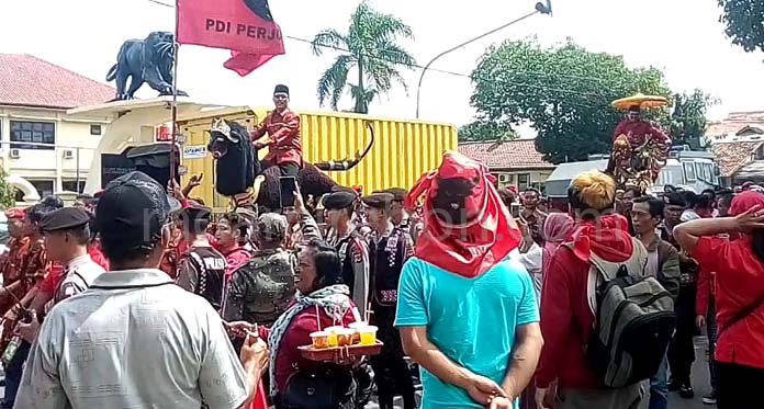 Naik Buroq, Pasangan Sunjaya-Imron Daftar ke KPU