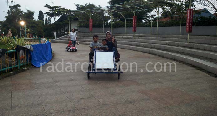 Taman Cirendang Makin Ramai Dikunjungi Warga