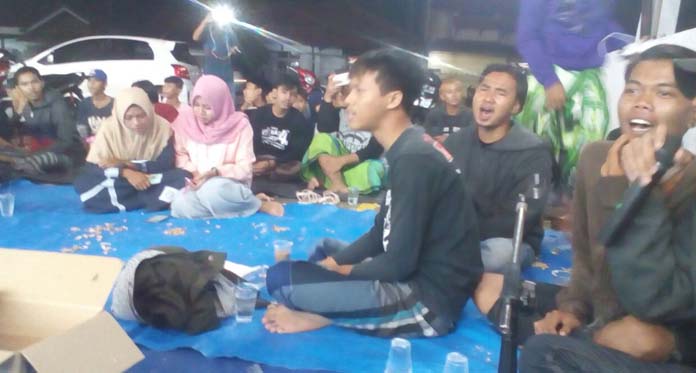 Jemaah Waqiah Marhabanan Bersama Anak Punk dan Oi di Kapetakan