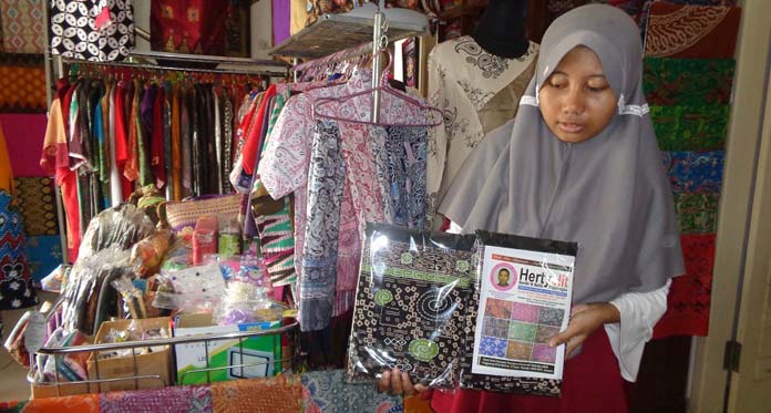 Harga Hingga Jutaan Rupiah, Batik Mancing Khas Majalengka Diminati Pembeli