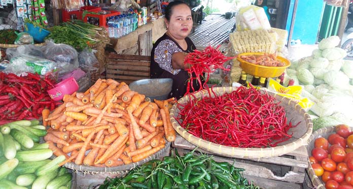 Harga Bawang di Pasar Tradisional Anjlok, Cabai Meroket