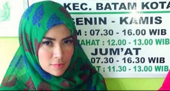 Tutup Aurat, Cinta Penelope Batasi Tawaran Manggung