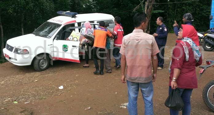 Korban Pergerakan Tanah Desa Cimuncang Mulai Stres