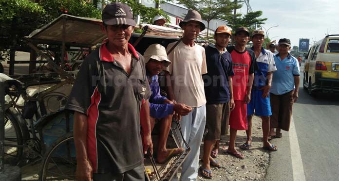 Tukang Becak Tidak Percaya Janji Calon Bupati