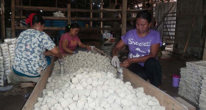 Duh, Industri Garam Kemasan di Kabupaten Cirebon Terancam Bangkrut