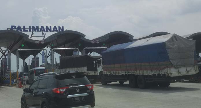 Liburan Sudah Selesai, Puluhan Ribu Kendaraan Padati Gerbang Tol Palimanan